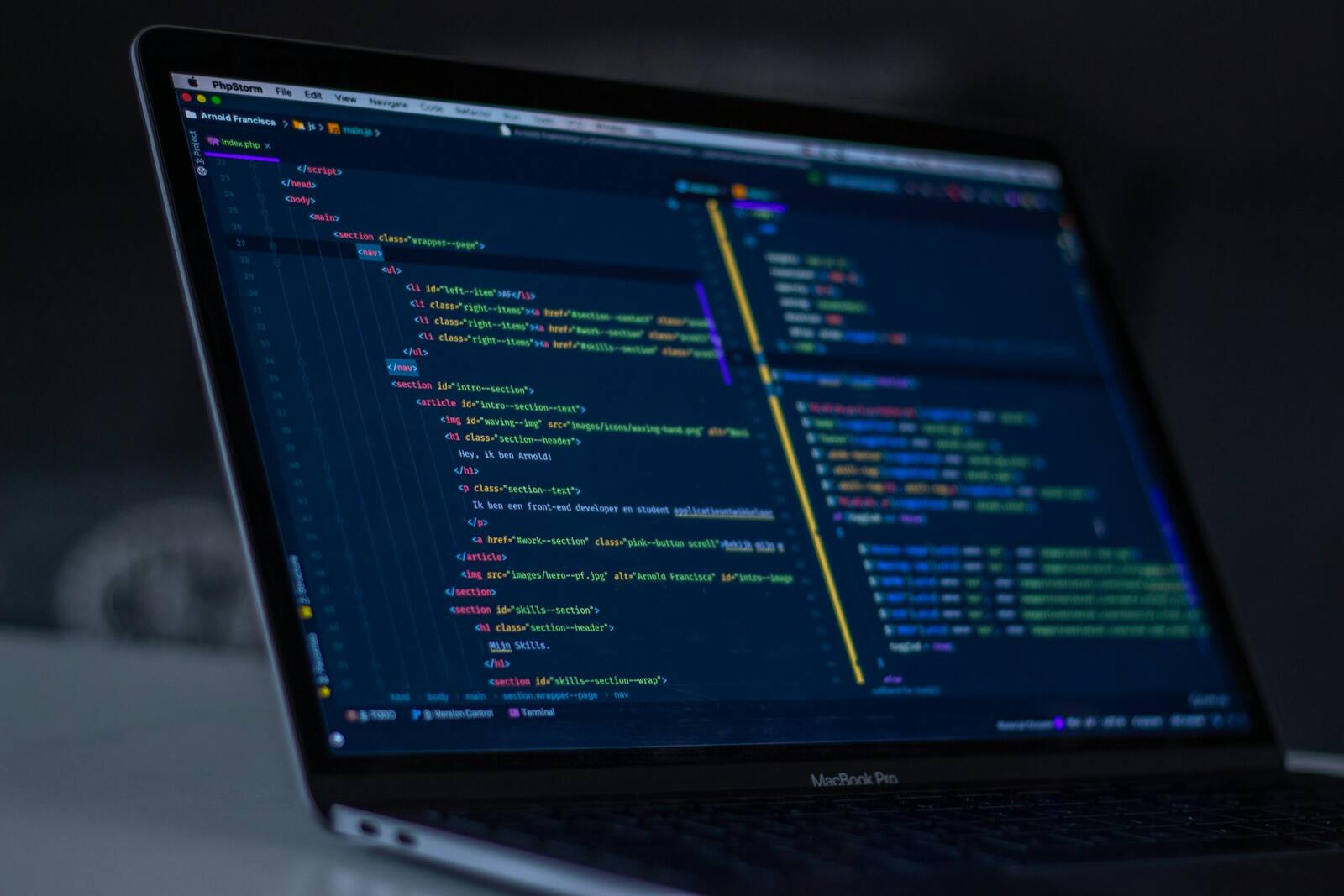 Código en pantalla de un computador